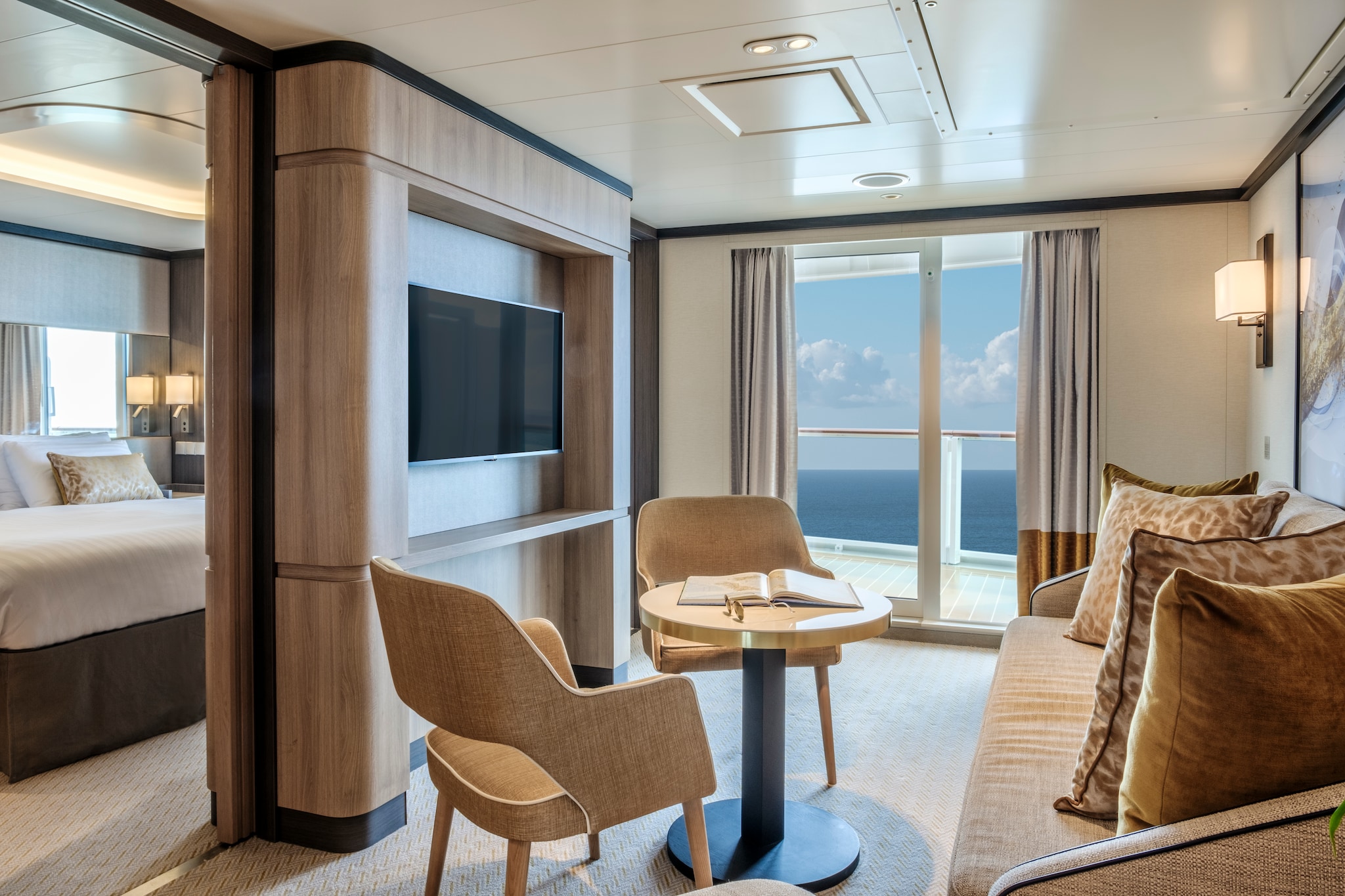 Luxury Cruise Accommodation - Suites & Cabins | P&O Cruises